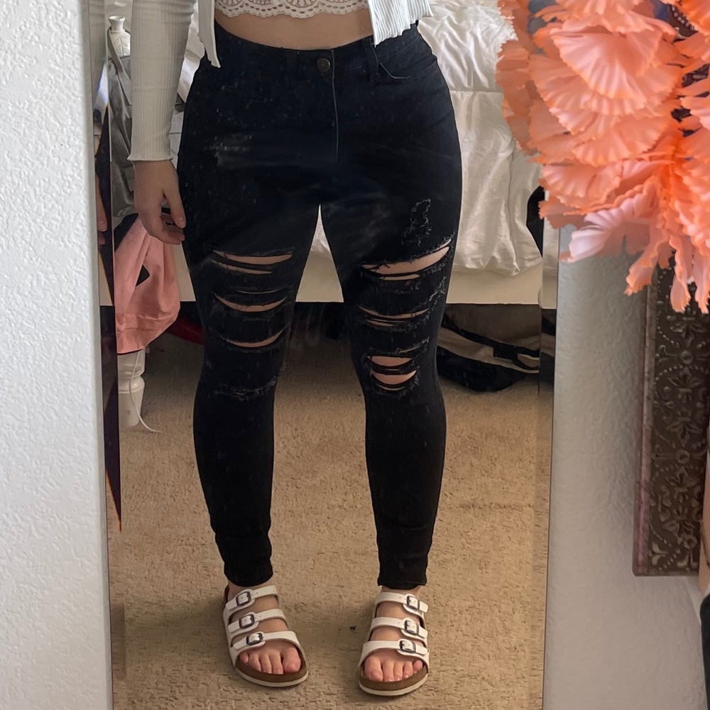 SO Super High Rise Curvy Black Distressed Jegging